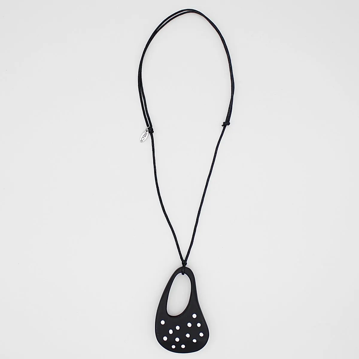 Black Fleur Pendant Necklace