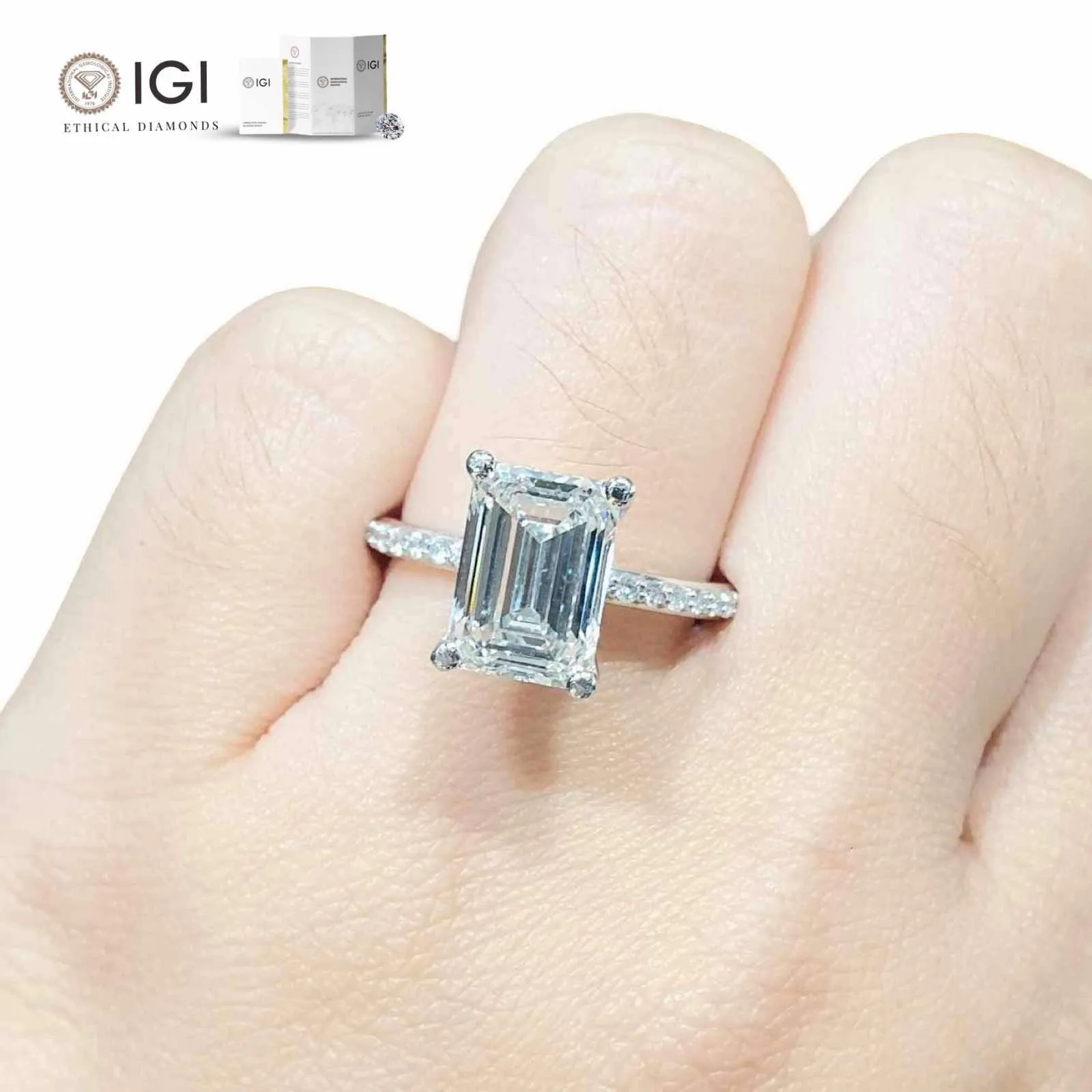 IGI Certified | 3.53cts H VS1 Emerald Brilliant Diamond Engagement Ring 14kt