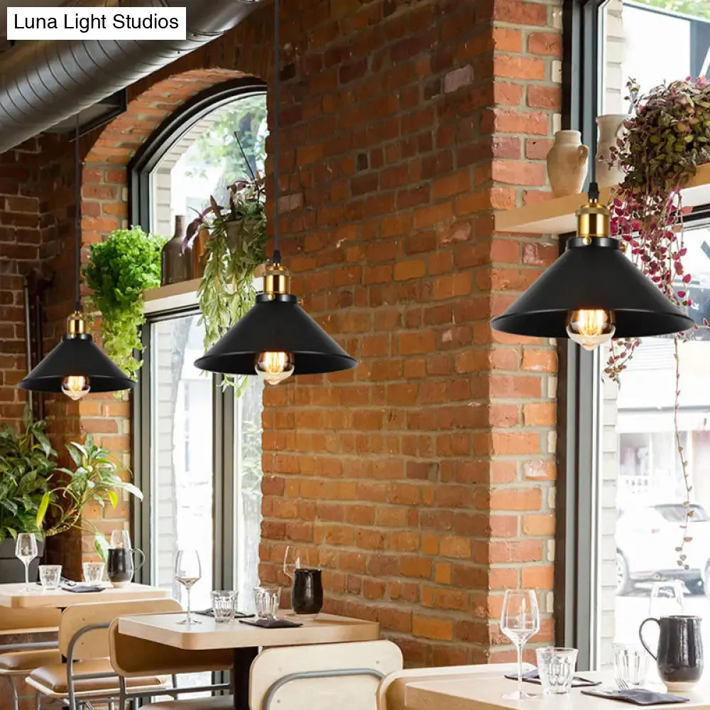 Industrial Black Iron Pendant Light with Conical Shade – Single-Bulb Suspension for Restaurants